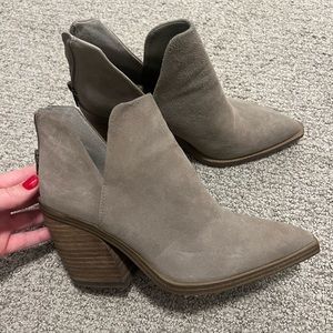 Vince Camuto Bootie